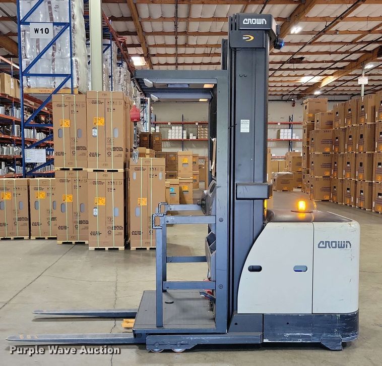 image for item DX7009 2017 Crown SP3520-30 order picker