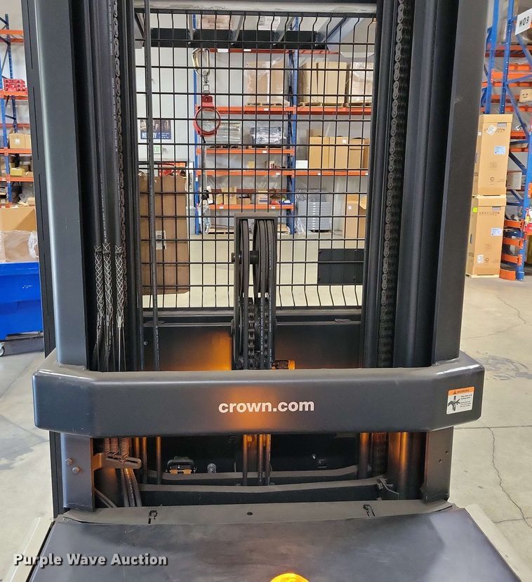 image for item DX7009 2017 Crown SP3520-30 order picker