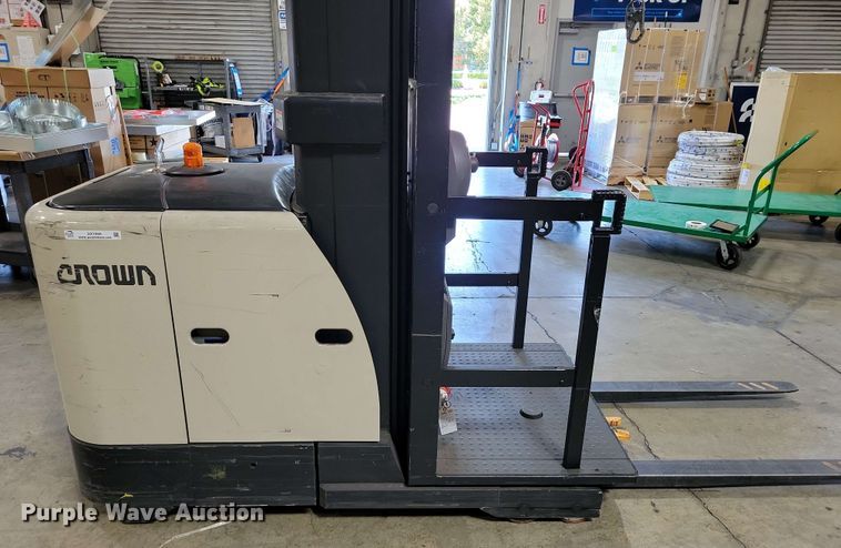 image for item DX7009 2017 Crown SP3520-30 order picker