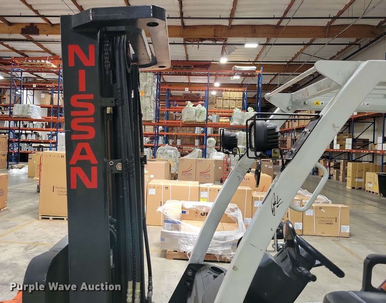 image for item DX7010 2015 UniCarriers CFS40 forklift