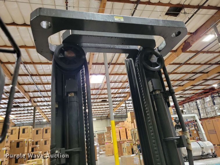 image for item DX7010 2015 UniCarriers CFS40 forklift