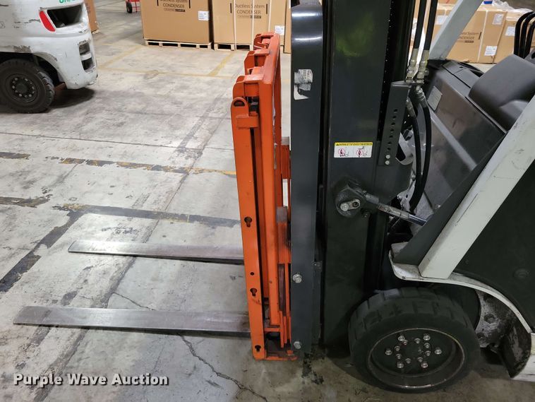 image for item DX7010 2015 UniCarriers CFS40 forklift