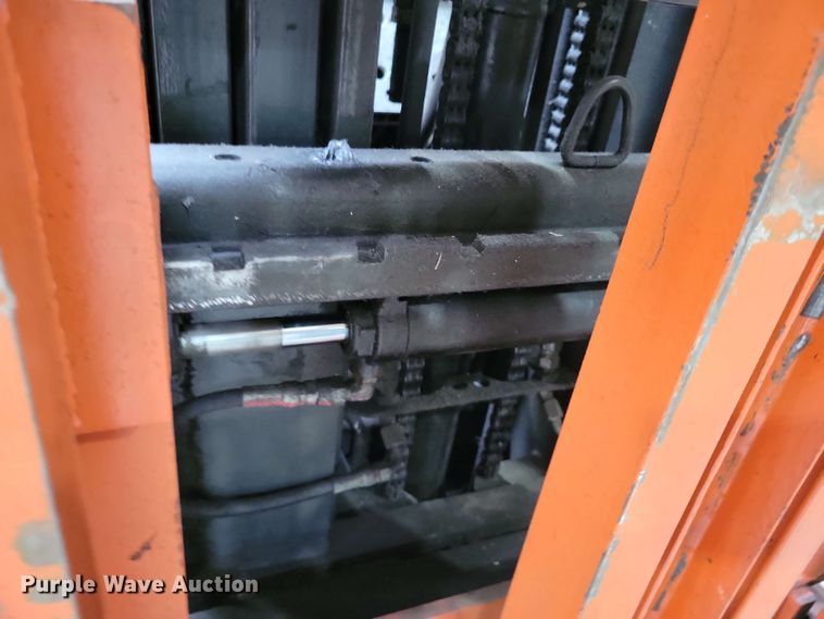 image for item DX7010 2015 UniCarriers CFS40 forklift