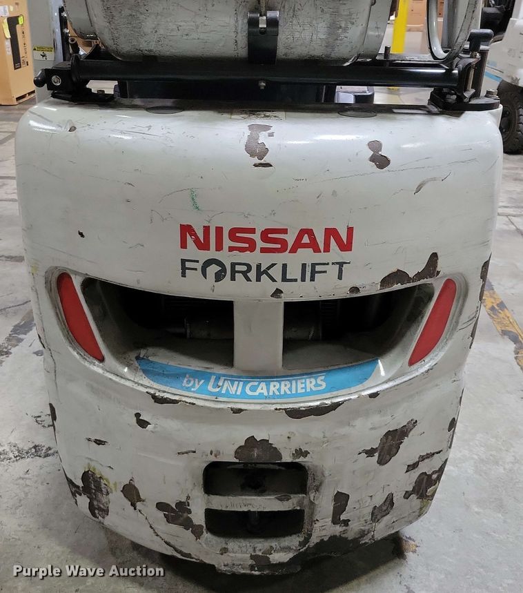 image for item DX7010 2015 UniCarriers CFS40 forklift