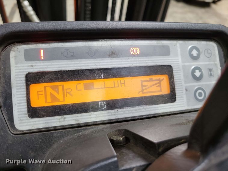 image for item DX7010 2015 UniCarriers CFS40 forklift