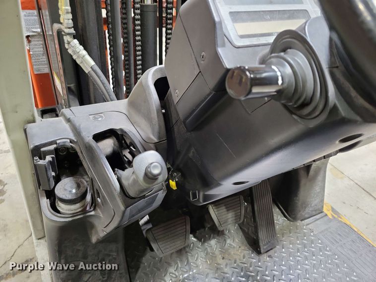 image for item DX7010 2015 UniCarriers CFS40 forklift