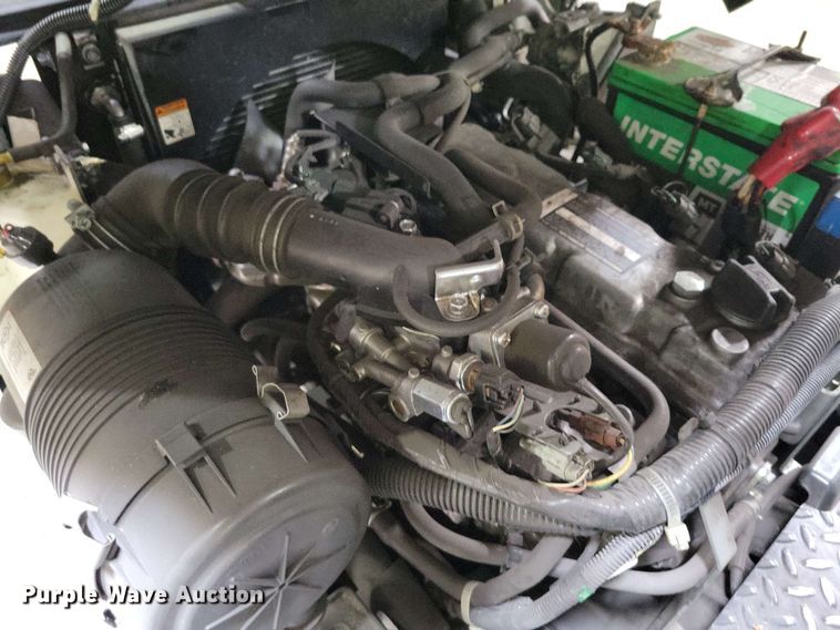 image for item DX7010 2015 UniCarriers CFS40 forklift