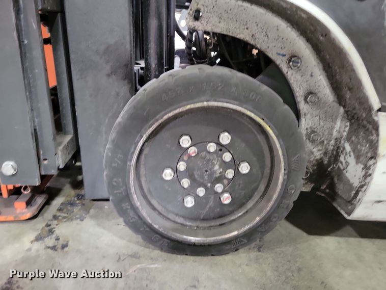 image for item DX7010 2015 UniCarriers CFS40 forklift