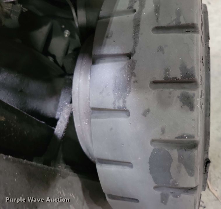 image for item DX7010 2015 UniCarriers CFS40 forklift