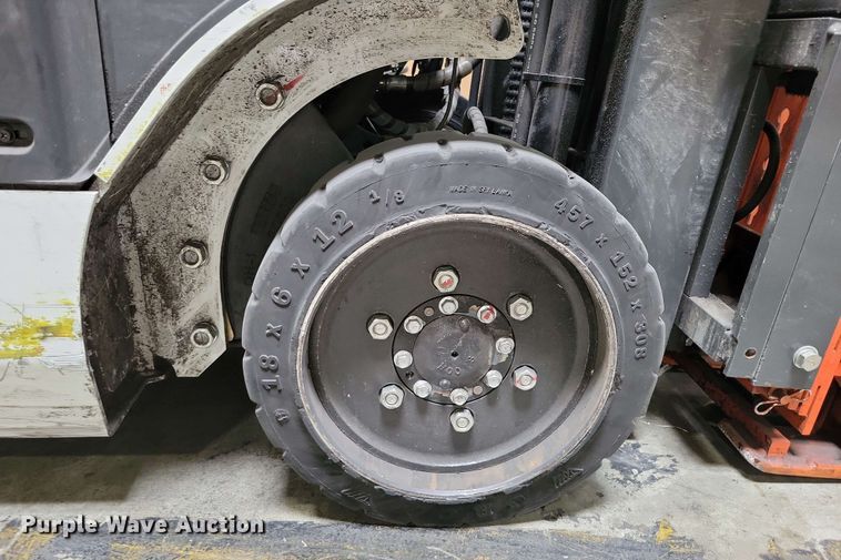 image for item DX7010 2015 UniCarriers CFS40 forklift