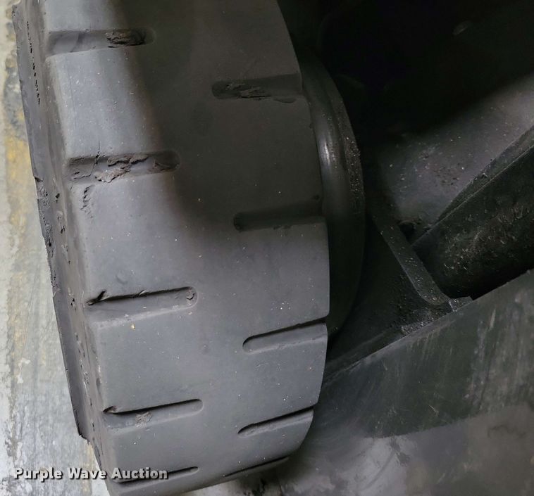 image for item DX7010 2015 UniCarriers CFS40 forklift