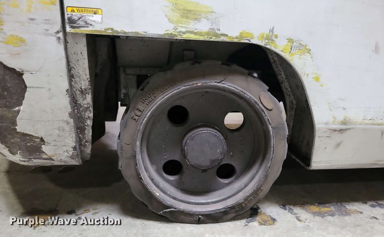 image for item DX7010 2015 UniCarriers CFS40 forklift