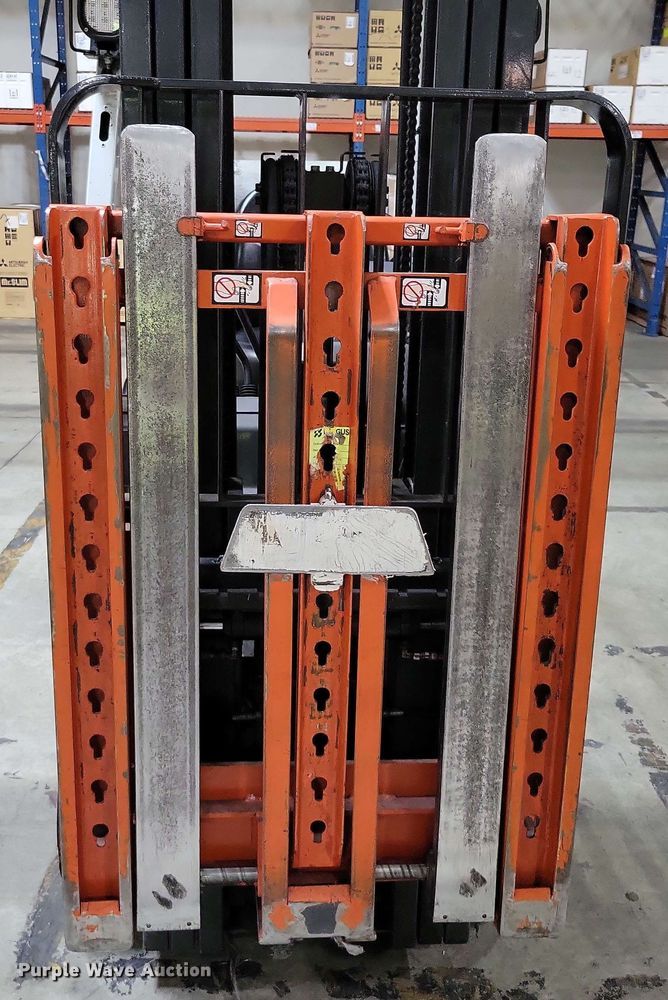 image for item DX7010 2015 UniCarriers CFS40 forklift