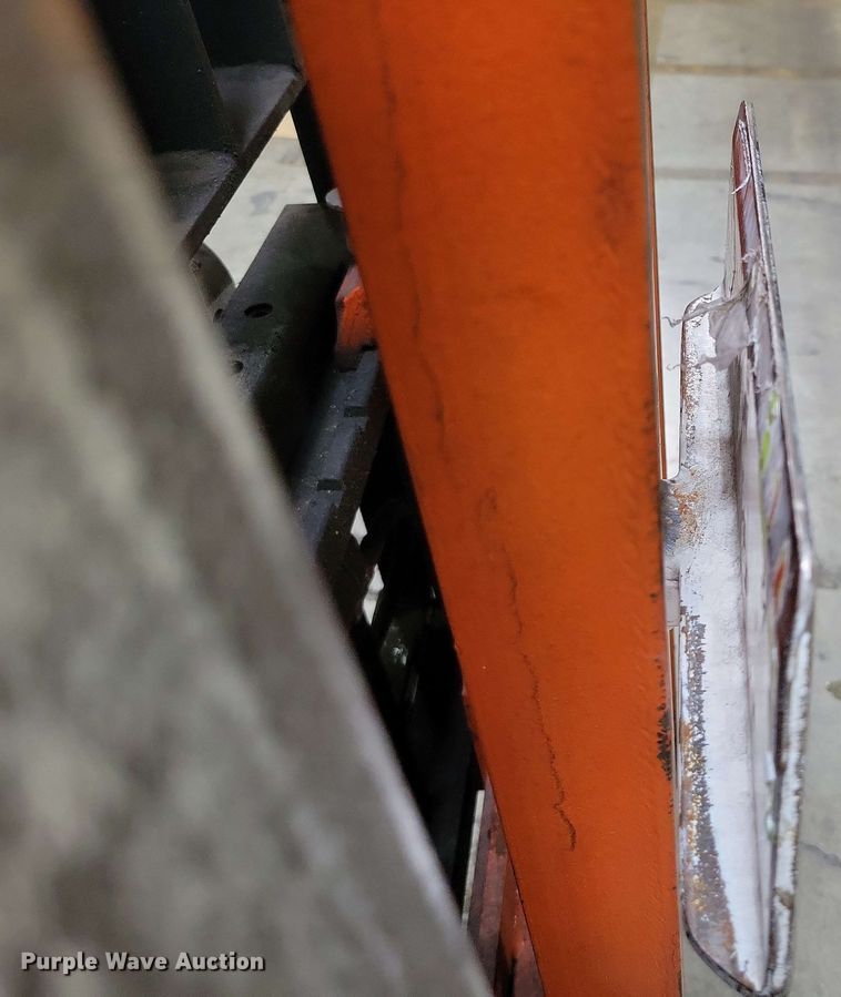 image for item DX7010 2015 UniCarriers CFS40 forklift