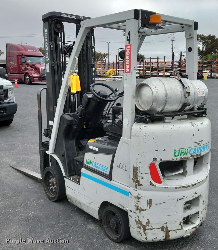 image for item DX7012 2015 Nissan CFS40 forklift