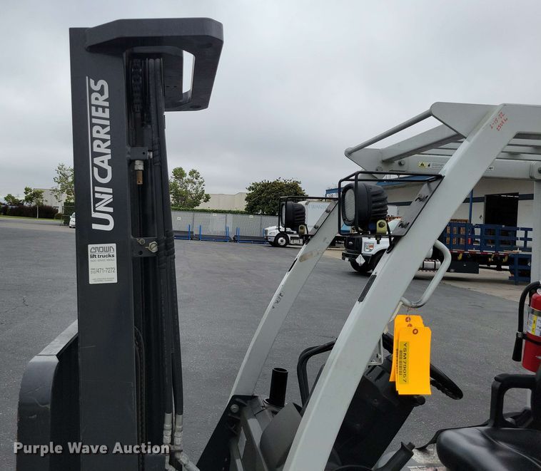 image for item DX7012 2015 Nissan CFS40 forklift