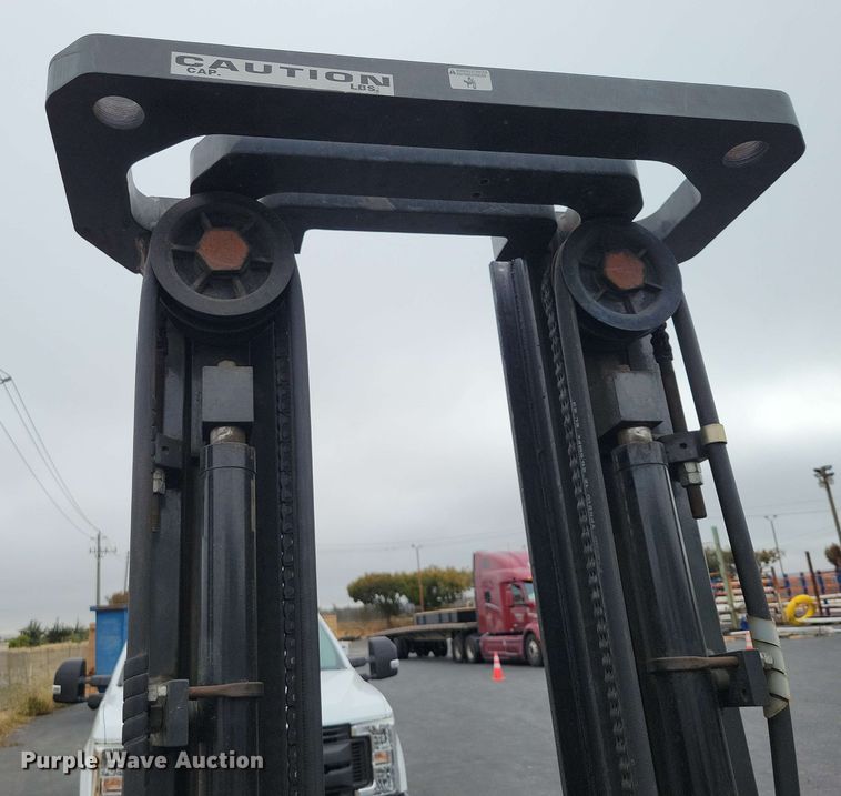 image for item DX7012 2015 Nissan CFS40 forklift