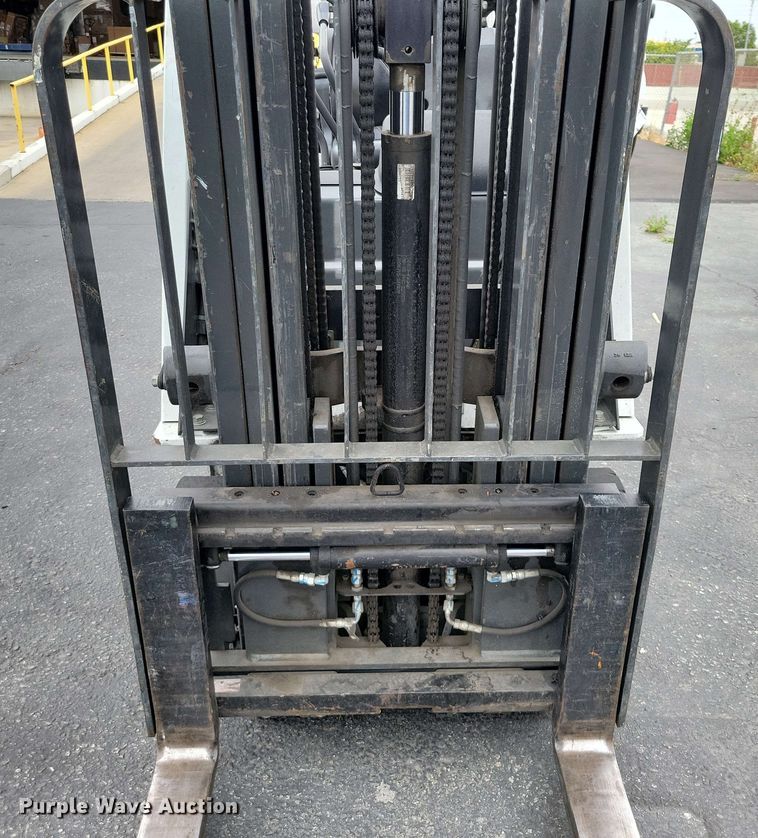 image for item DX7012 2015 Nissan CFS40 forklift