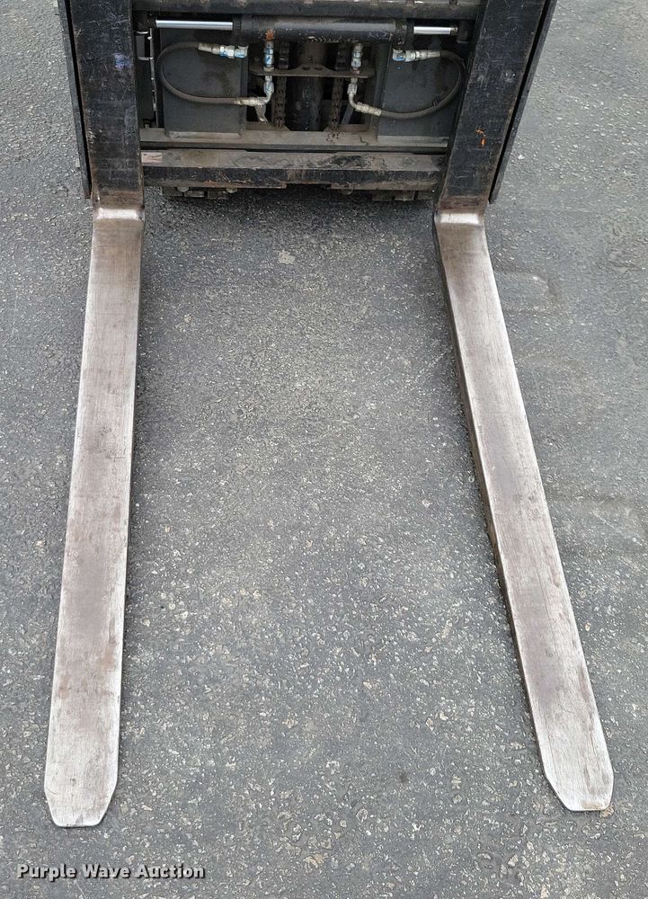 image for item DX7012 2015 Nissan CFS40 forklift