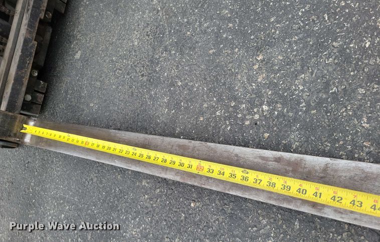 image for item DX7012 2015 Nissan CFS40 forklift