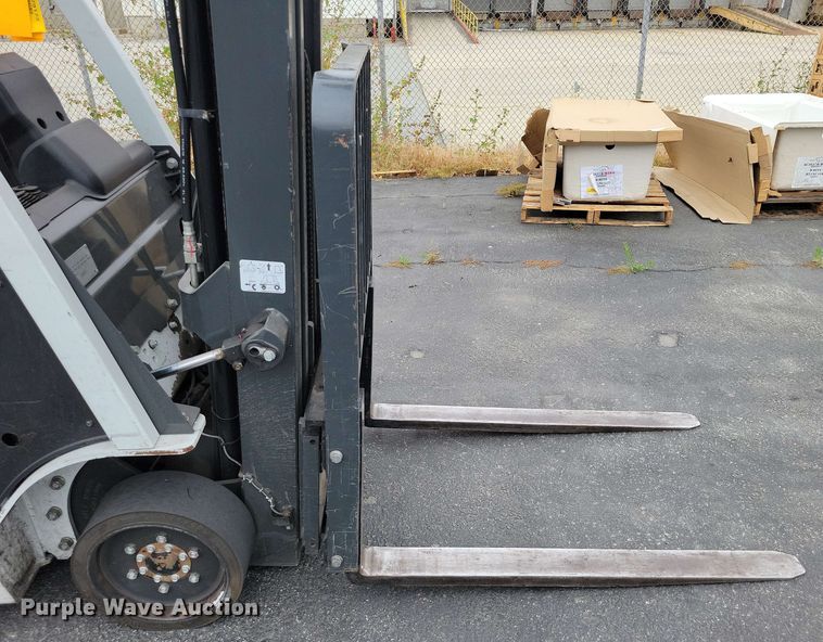 image for item DX7012 2015 Nissan CFS40 forklift