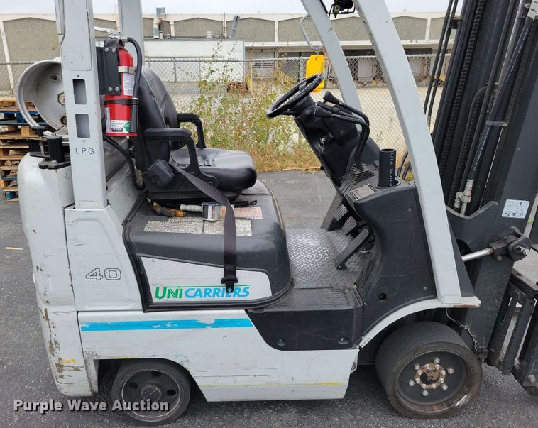 image for item DX7012 2015 Nissan CFS40 forklift