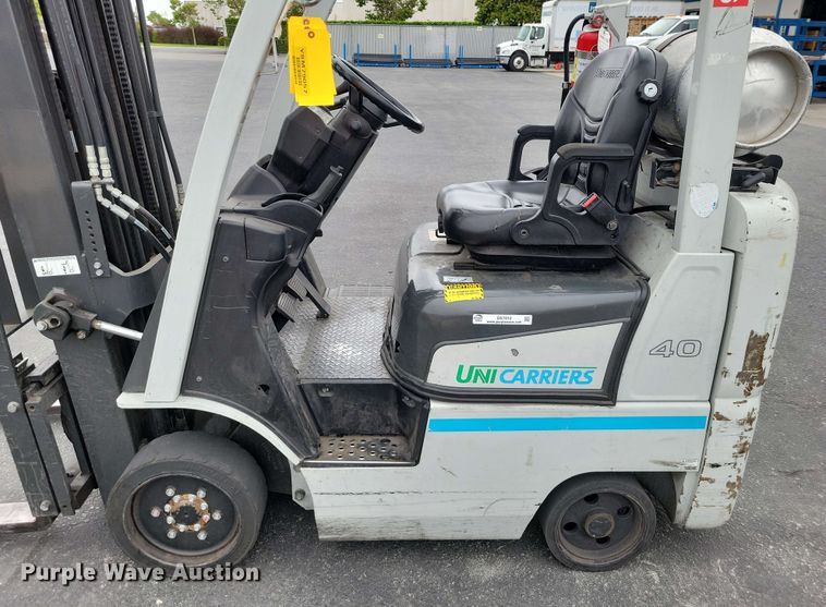 image for item DX7012 2015 Nissan CFS40 forklift