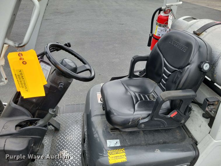 image for item DX7012 2015 Nissan CFS40 forklift