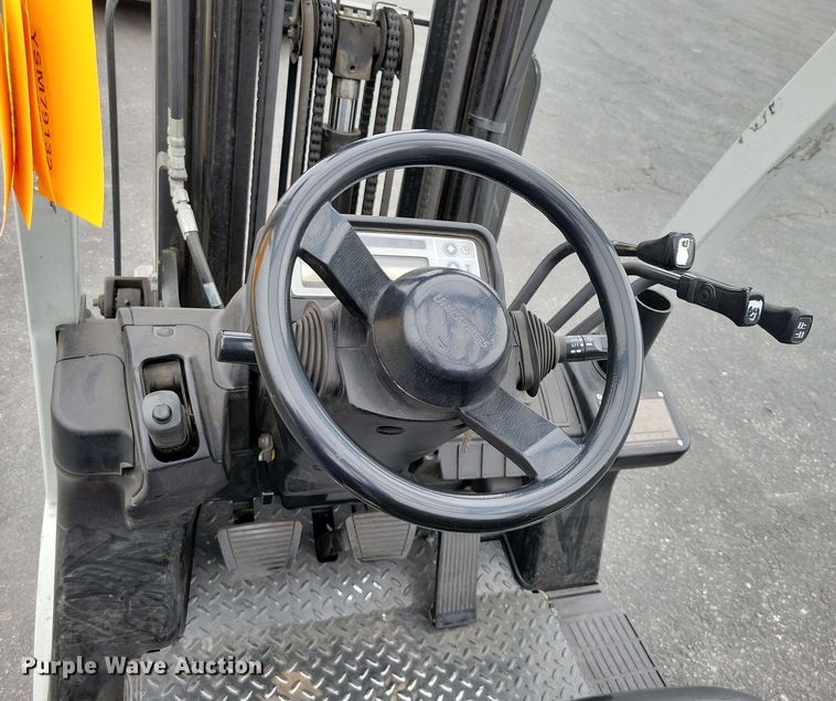 image for item DX7012 2015 Nissan CFS40 forklift