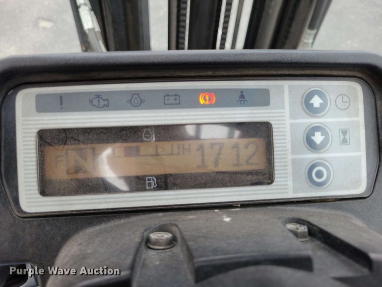 image for item DX7012 2015 Nissan CFS40 forklift