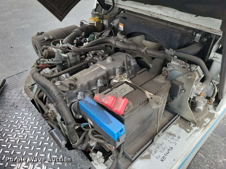 image for item DX7012 2015 Nissan CFS40 forklift