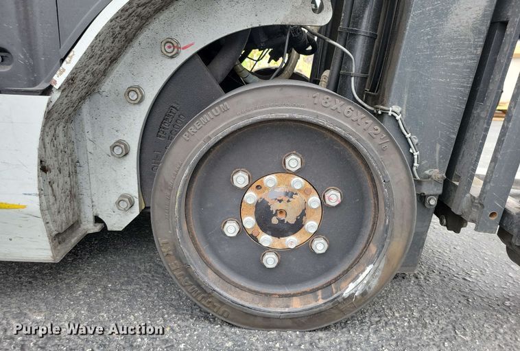 image for item DX7012 2015 Nissan CFS40 forklift