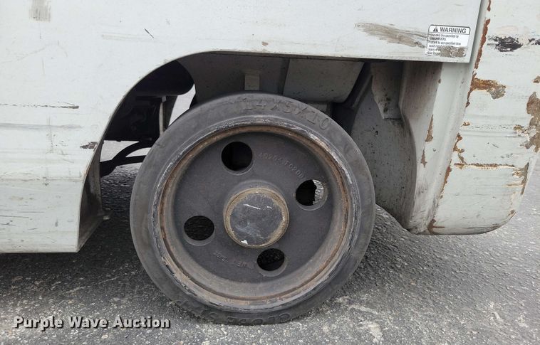 image for item DX7012 2015 Nissan CFS40 forklift