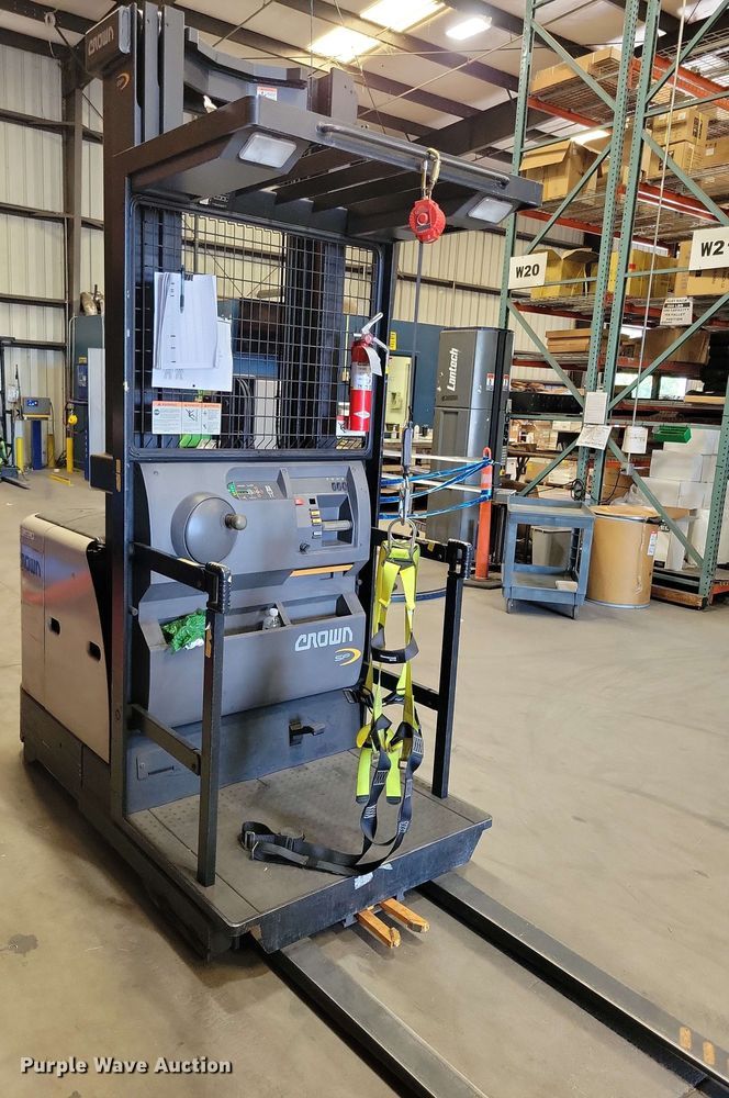 image for item DX7013 2016 Crown SP3520-30 order picker