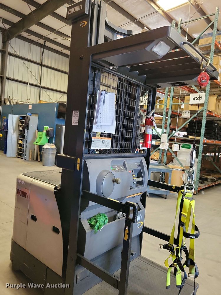 image for item DX7013 2016 Crown SP3520-30 order picker