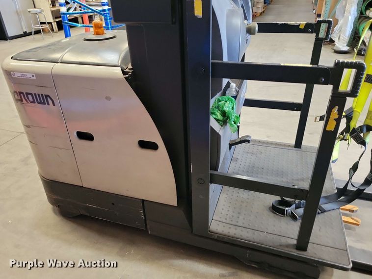 image for item DX7013 2016 Crown SP3520-30 order picker