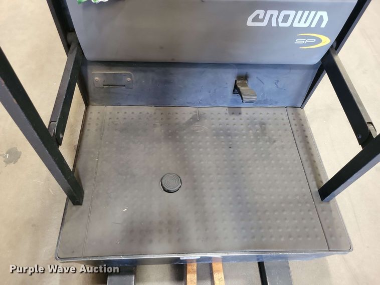 image for item DX7013 2016 Crown SP3520-30 order picker