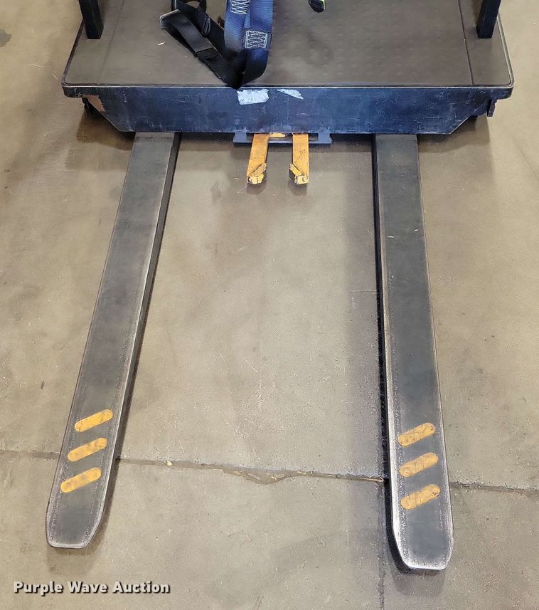 image for item DX7013 2016 Crown SP3520-30 order picker