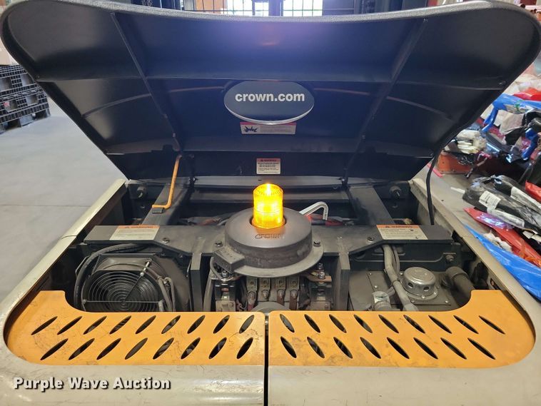 image for item DX7013 2016 Crown SP3520-30 order picker