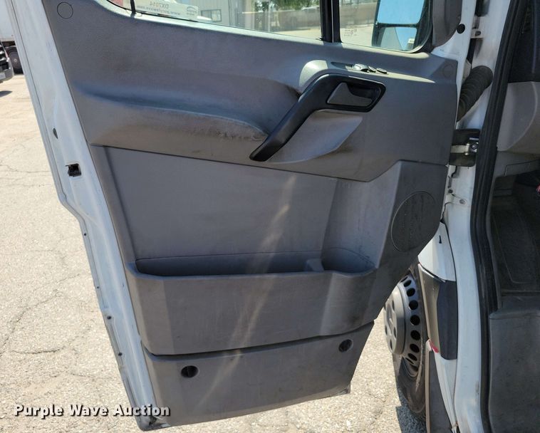 image for item DX7014 2016 Mercedes-Benz Sprinter 3500 delivery van