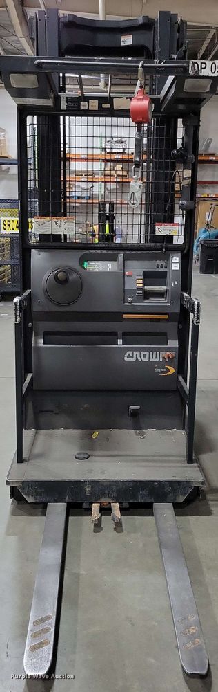 image for item DX7016 2015 Crown SP4020-30 order picker