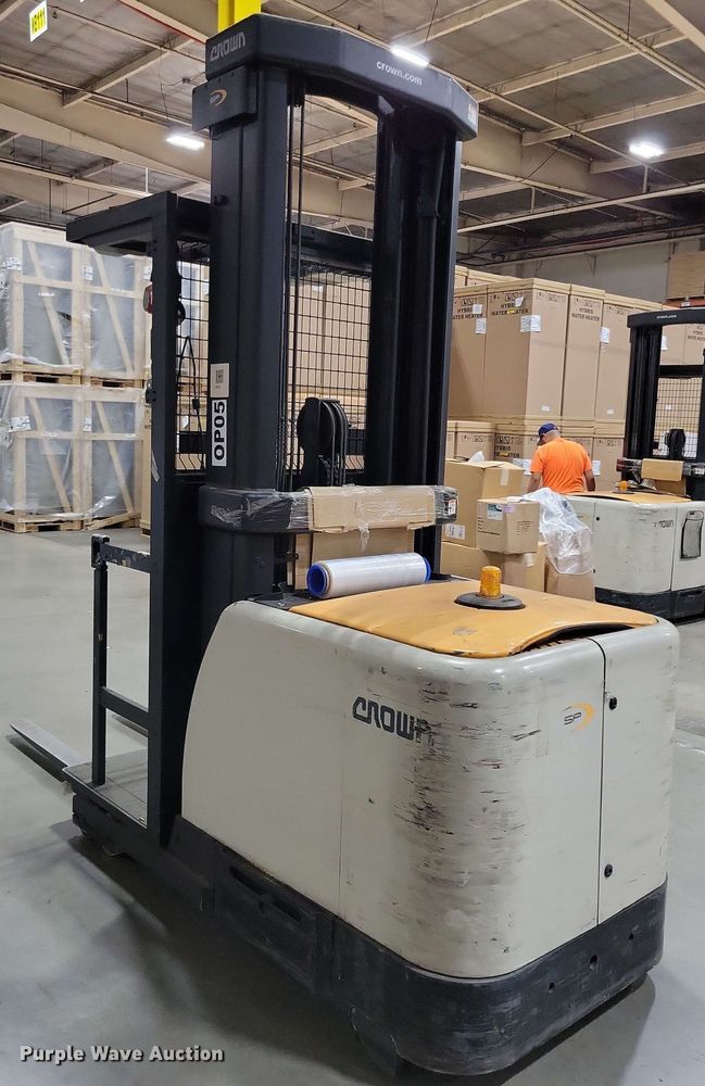 image for item DX7016 2015 Crown SP4020-30 order picker