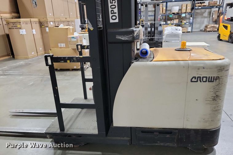 image for item DX7016 2015 Crown SP4020-30 order picker