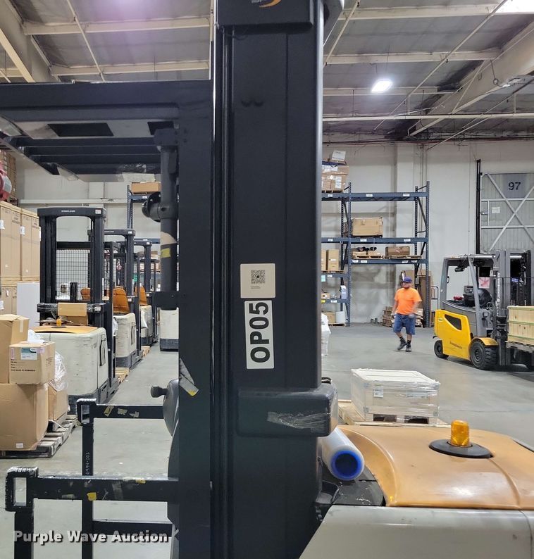 image for item DX7016 2015 Crown SP4020-30 order picker