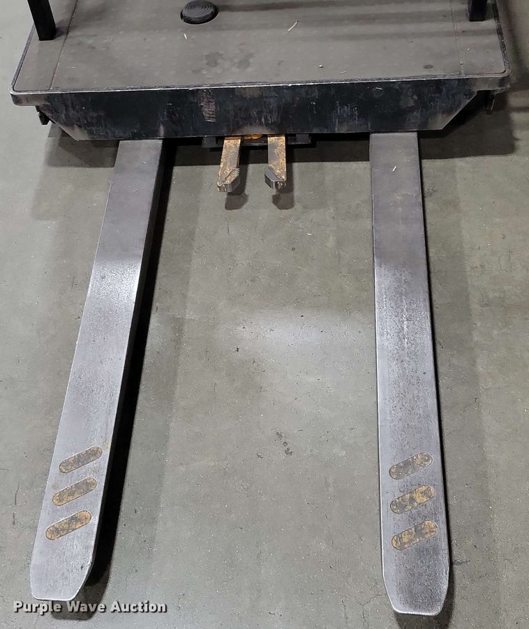 image for item DX7016 2015 Crown SP4020-30 order picker