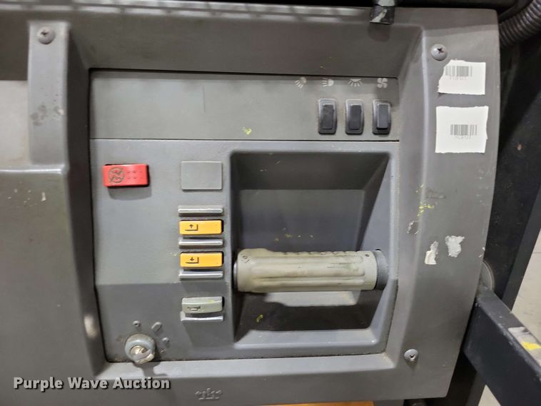 image for item DX7016 2015 Crown SP4020-30 order picker