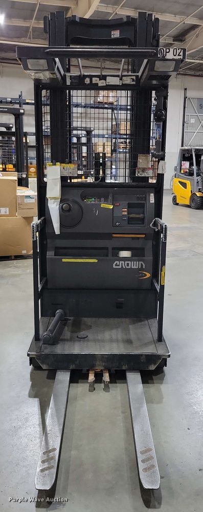 image for item DX7017 2015 Crown SP 4000 order picker