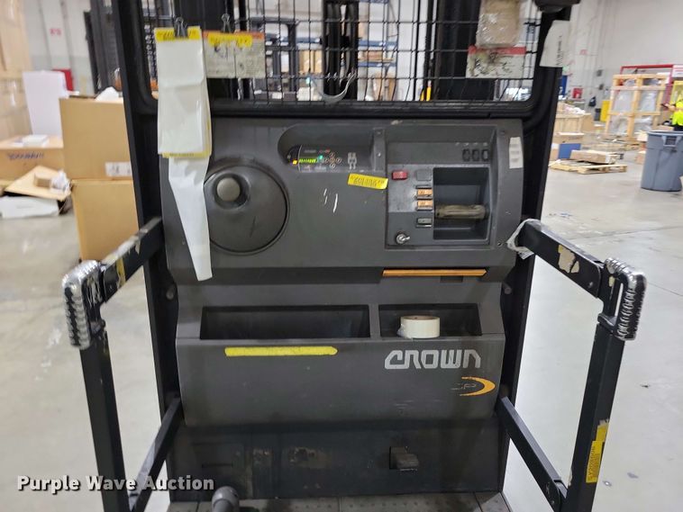 image for item DX7017 2015 Crown SP 4000 order picker