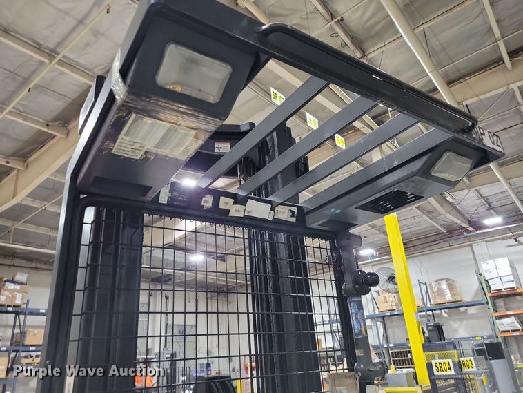 image for item DX7017 2015 Crown SP 4000 order picker