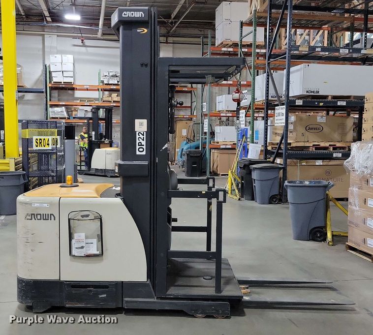 image for item DX7018 2015 Crown SP4020-30 order picker